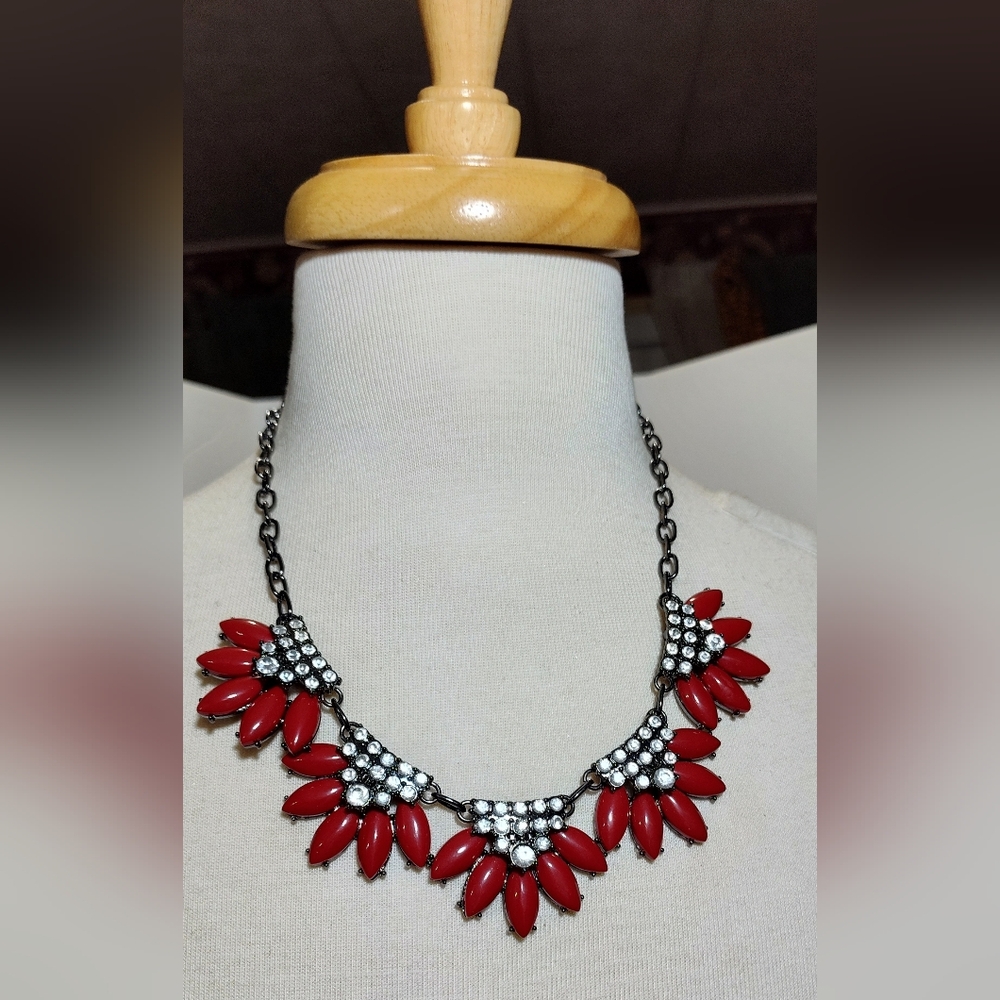 Elegant Red and Crystal Bling Starement Necklace NWOT